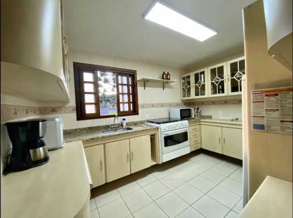 Imagem Casa com 3 Quartos à Venda, 1.000 m² em Capivari - Campos do Jordão