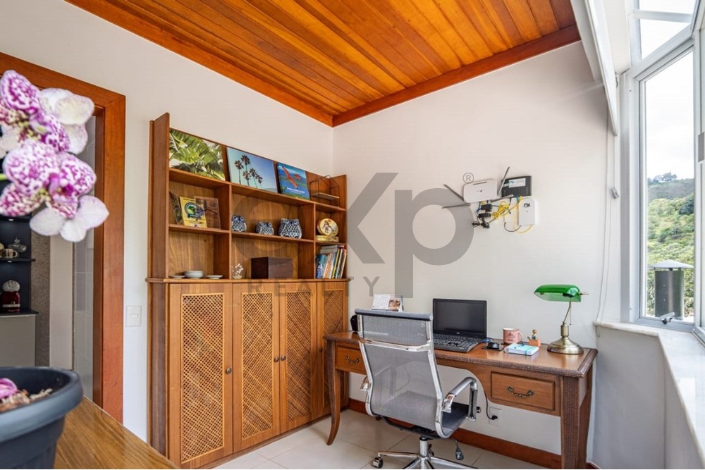 Foto do imóvel: Casa de Condomínio com 5 Quartos à Venda, 608 m² em Itaipava - Petrópolis