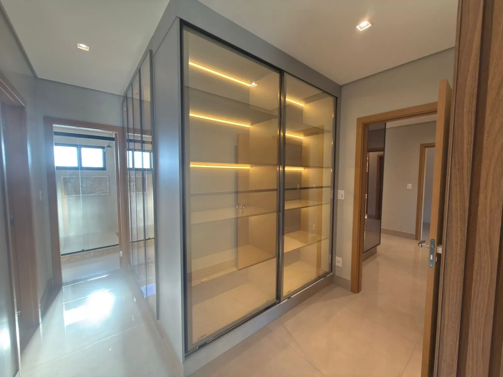 Imagem Apartamento com 4 Quartos para Alugar, 257 m² em Jardim Sumaré - Araçatuba