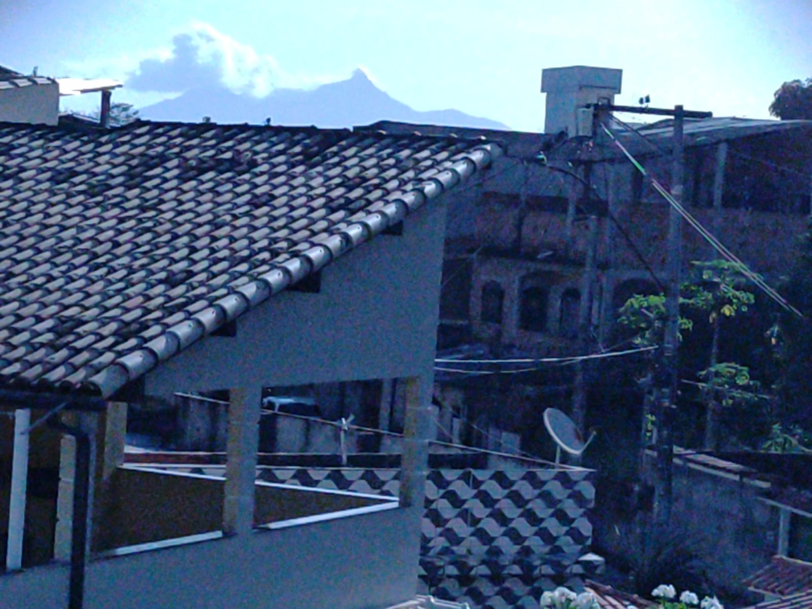 Imagem Casa com 2 Quartos à Venda, 160 m² em Barro Vermelho - São Gonçalo