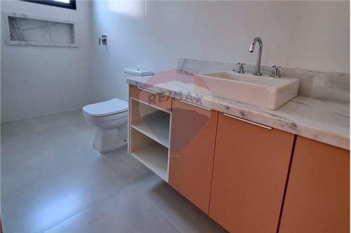 Imagem Casa de Condomínio com 2 Quartos à Venda, 315 m²em Condomínio Residencial Monte Carlo - São José dos Campos