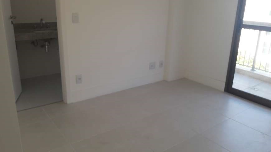 Imagem Apartamento com 4 Quartos à Venda, 173 m²em Charitas - Niterói