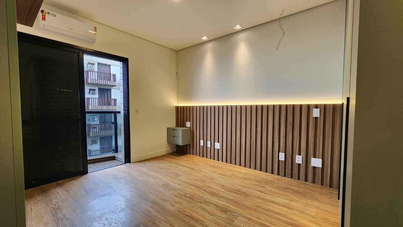 Imagem Apartamento com 4 Quartos à Venda, 251 m²em Pompéia - Santos