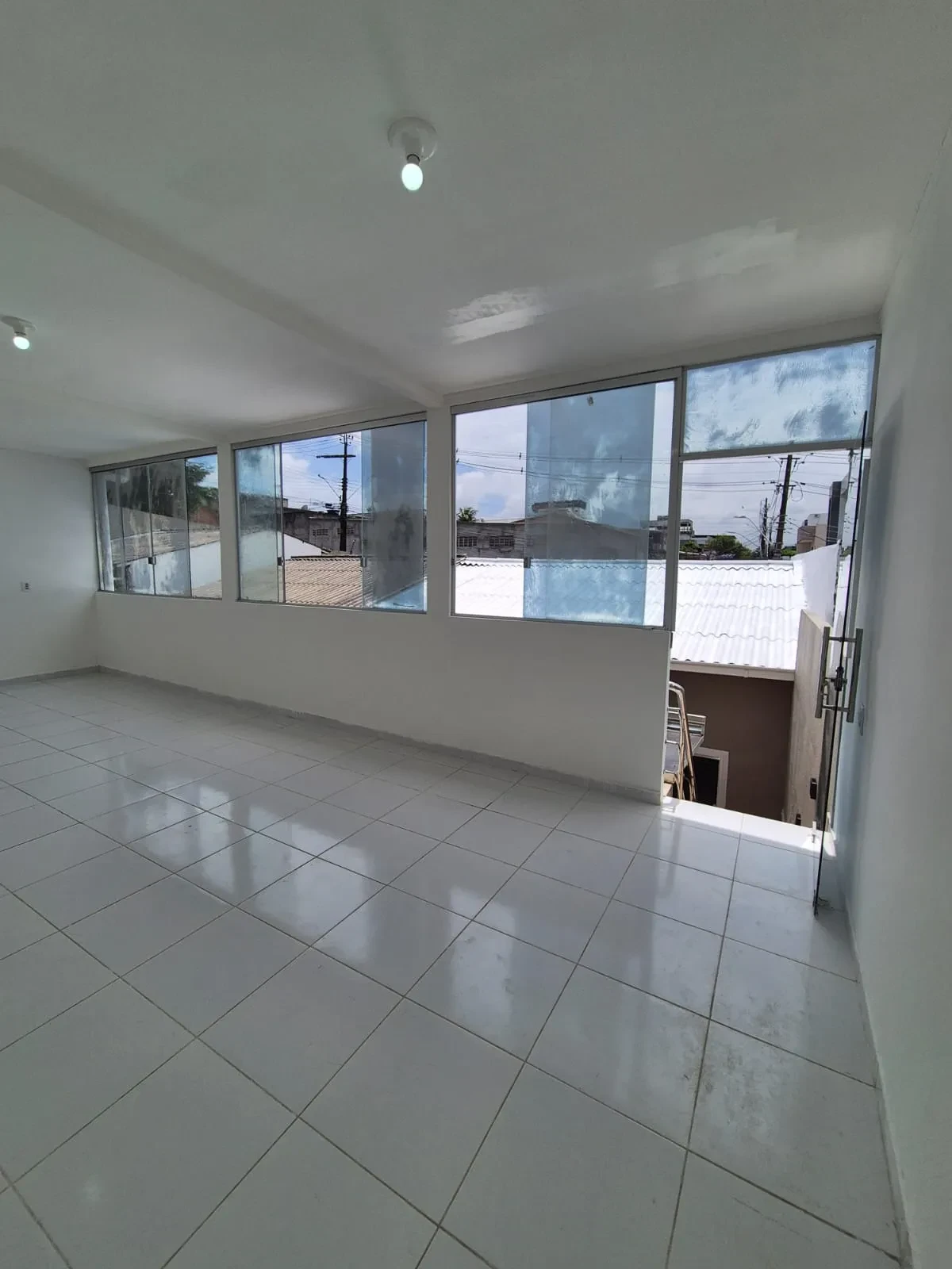 Imagem Casa com 3 Quartos à Venda, 250 m² em Novo Aleixo - Manaus