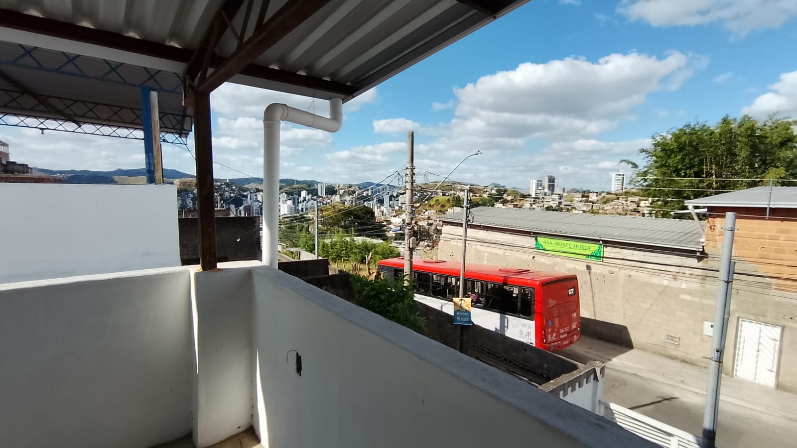 Imagem Casa com 2 Quartos à Venda, 165 m² em Santa Cecília - Juiz de Fora