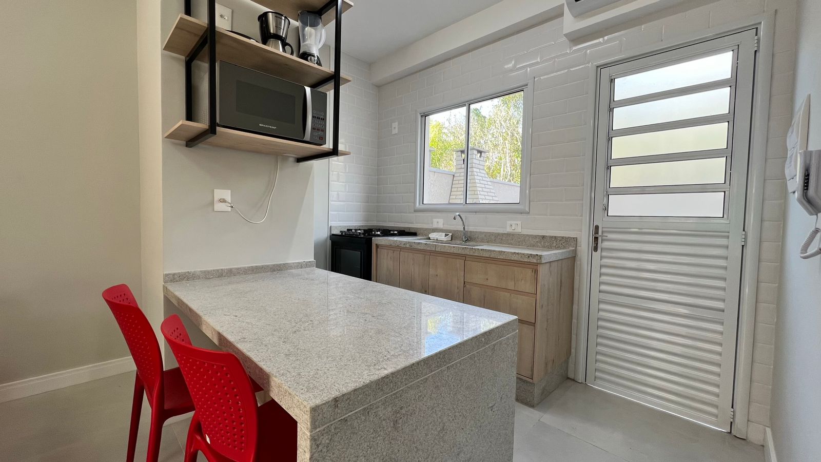 Imagem Casa de Condomínio com 2 Quartos para Alugar, 81 m²em São Lourenço - Bertioga