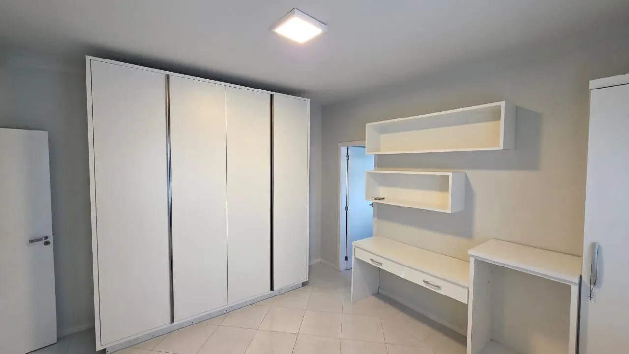 Foto do imóvel: Casa com 4 Quartos à Venda ou Locação, 378 m² em Pedra Branca - Palhoça