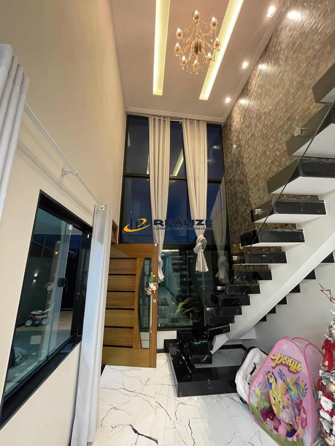 Casa com 4 Quartos à Venda, 210 m²em Parque Tropical - Campos dos Goytacazes