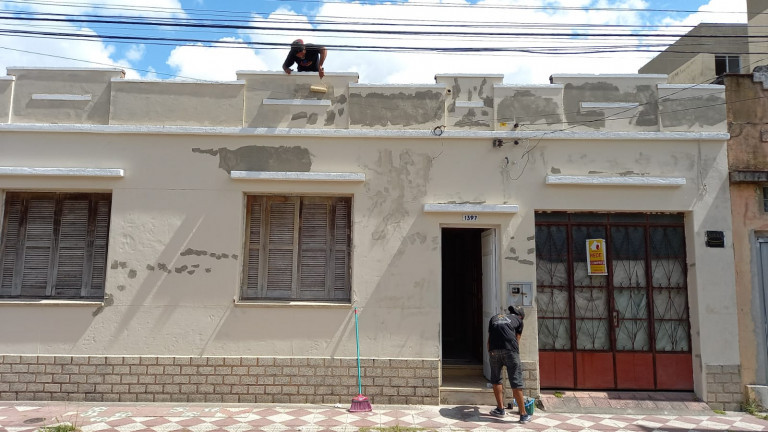 Imagem Casa com 2 Quartos à Venda ou Locação, 98 m² em Centro - Pelotas