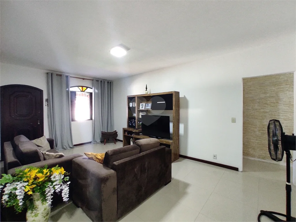 Imagem Casa com 3 Quartos à Venda, 200 m²em Piratininga - Niterói