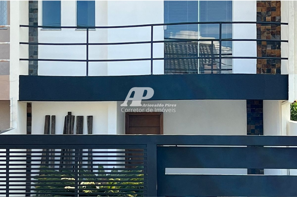 Sobrado com 4 Quartos à Venda, 176 m²em Neves - Ponta Grossa