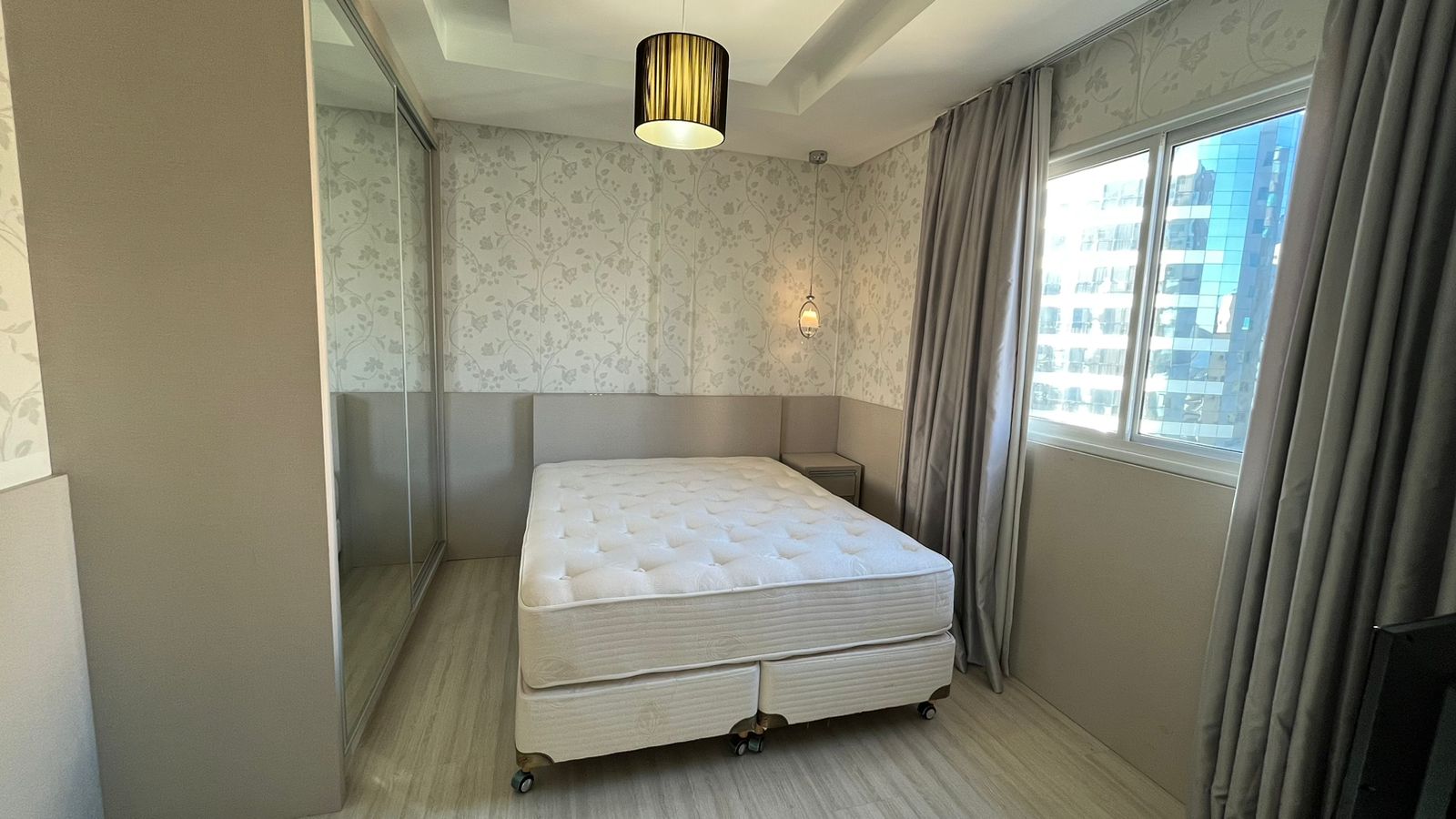 Imagem Apartamento com 4 Quartos à Venda, 163 m²em Meia Praia - Itapema