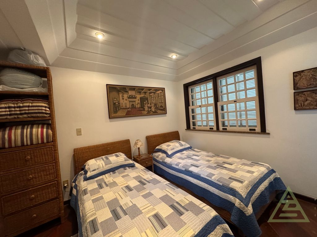 Foto do imóvel: Casa de Condomínio com 4 Quartos à Venda, 273 m² em Cuiabá - Petrópolis