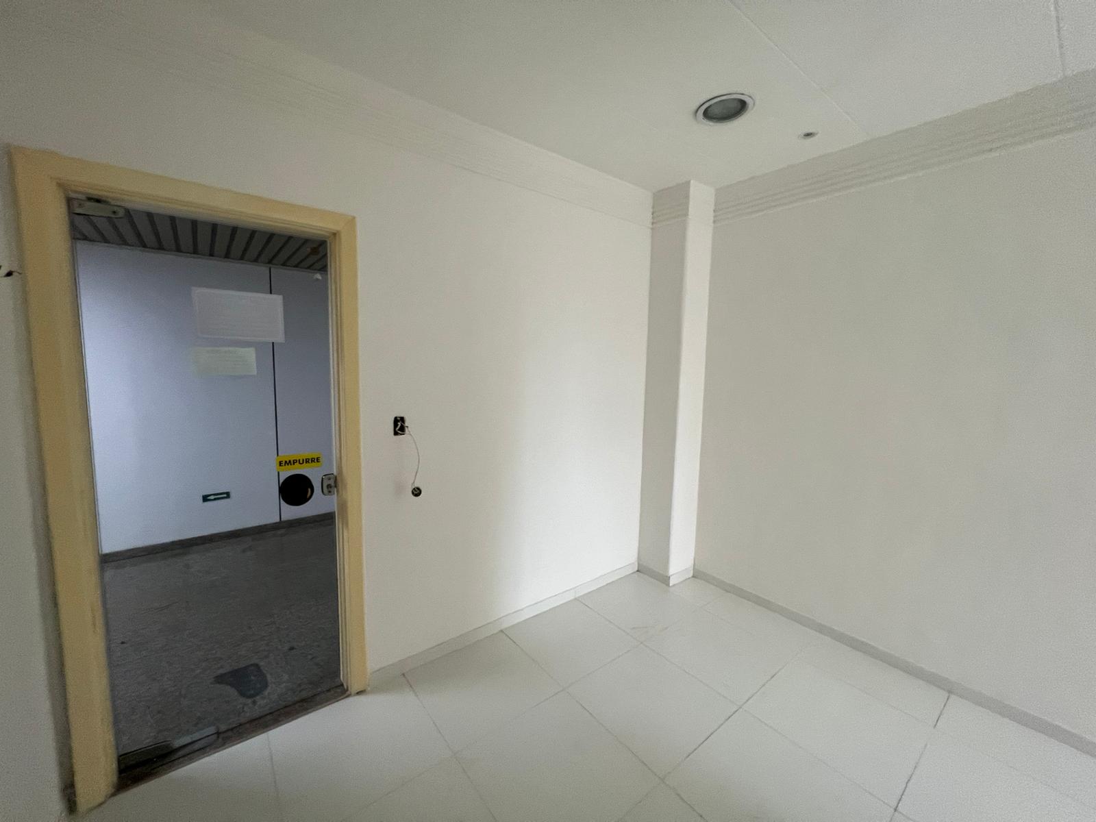 Imagem Sala Comercial à Venda, 30 m²em Itaigara - Salvador