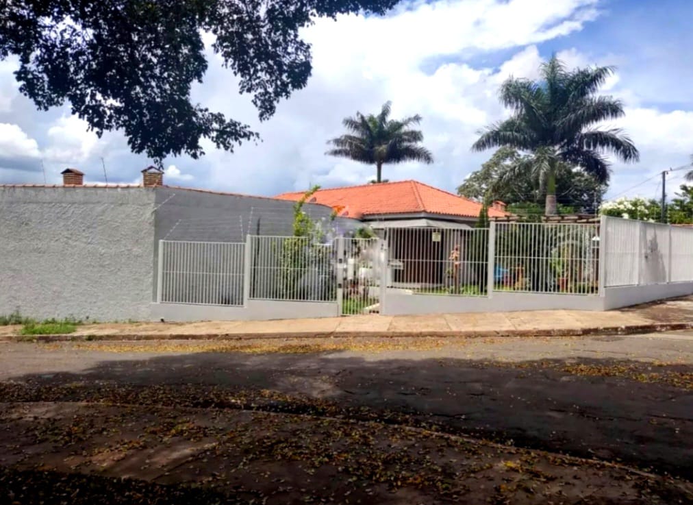 Casa com 4 Quartos à Venda, 320 m² em Vila Planalto - Campo Grande