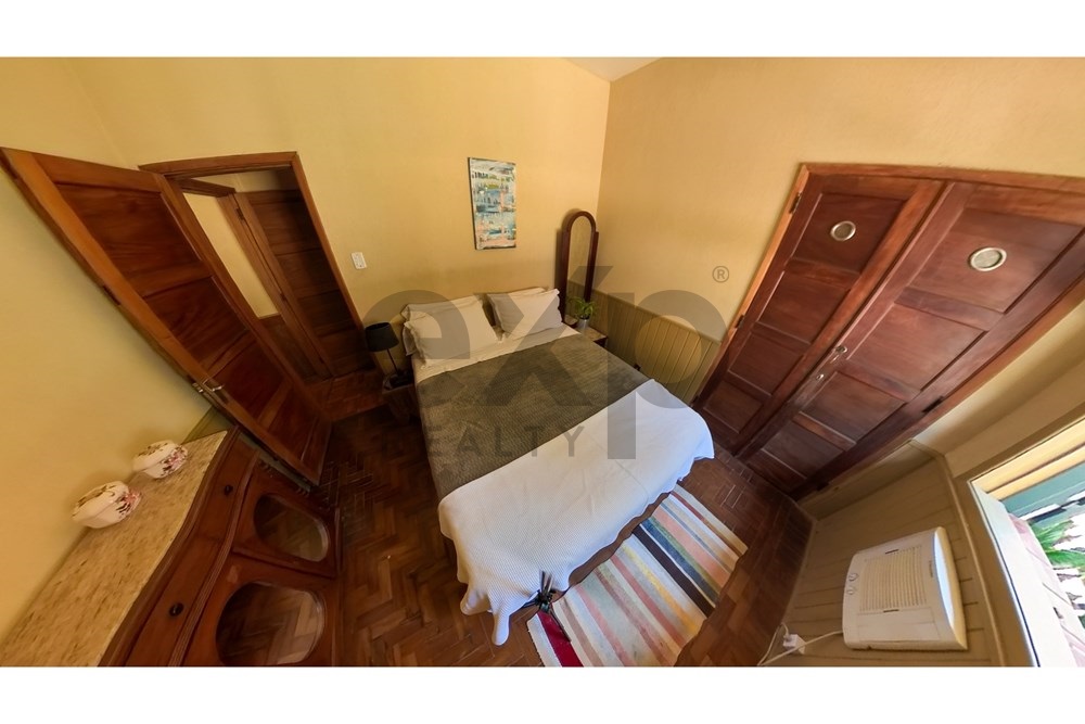Imagem Casa com 4 Quartos à Venda, 449 m² em Nogueira - Petrópolis