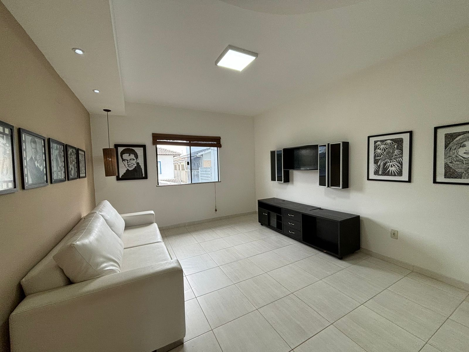 Imagem Casa com 3 Quartos para Alugar, 170 m²em Buraquinho - Lauro de Freitas