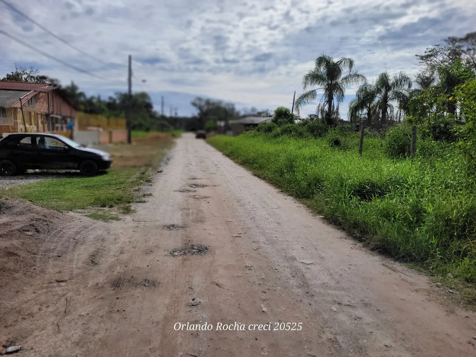 Imagem Terreno à Venda, 360 metros em Barra do Saí - Itapoá