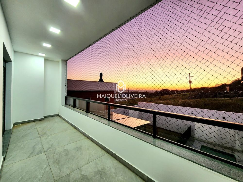 Imagem Casa de Condomínio com 3 Quartos para Alugar, 300 m²em Tomazetti - Santa Maria