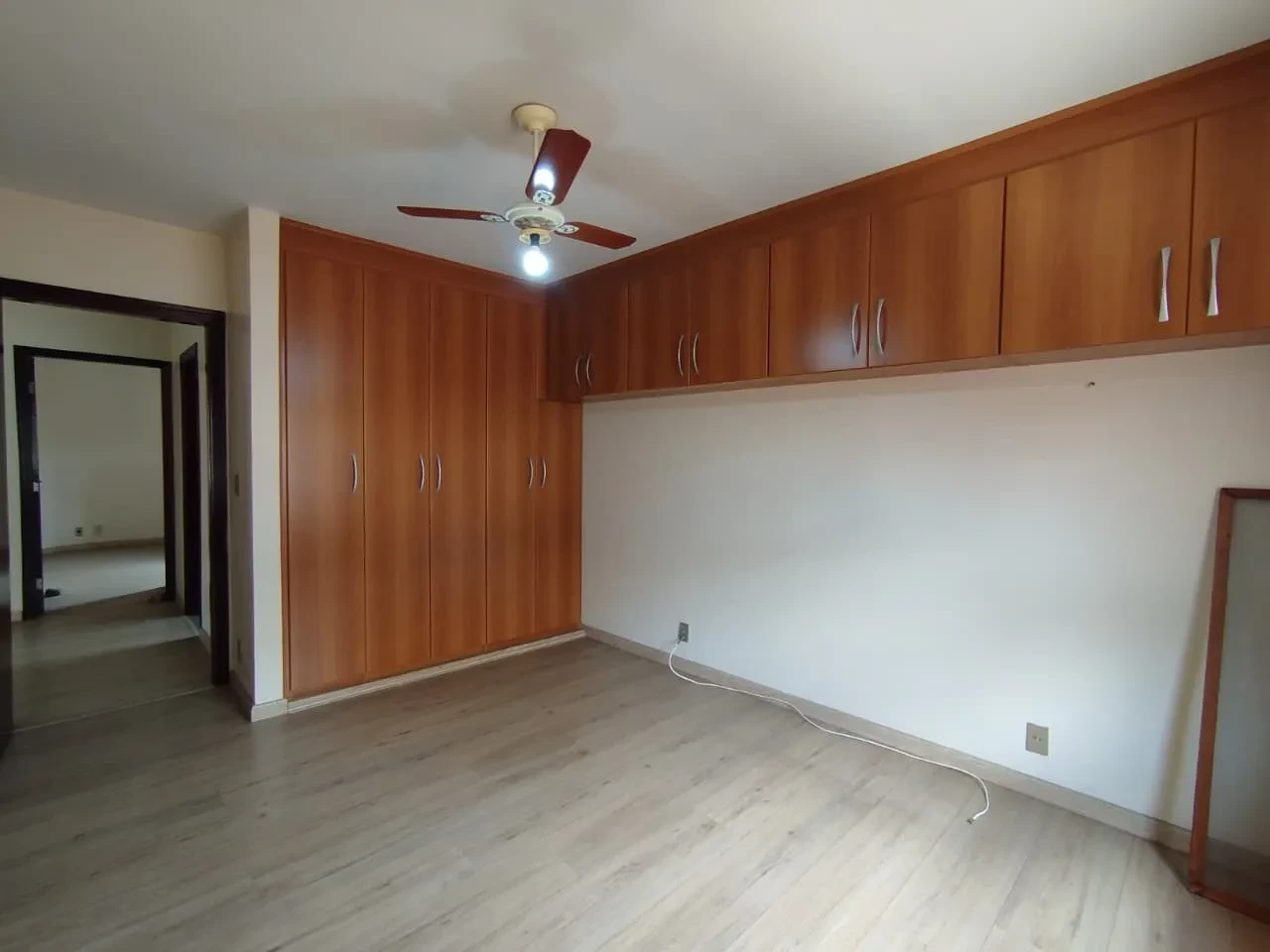 Imagem Sobrado com 3 Quartos à Venda, 250 m² em Vila Nhocune - São Paulo
