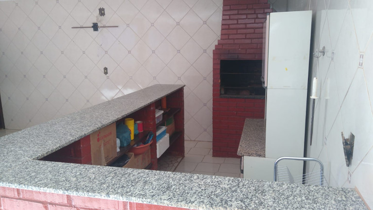 Imagem Casa com 4 Quartos à Venda, 192 m² em Parque Industrial - Araçatuba