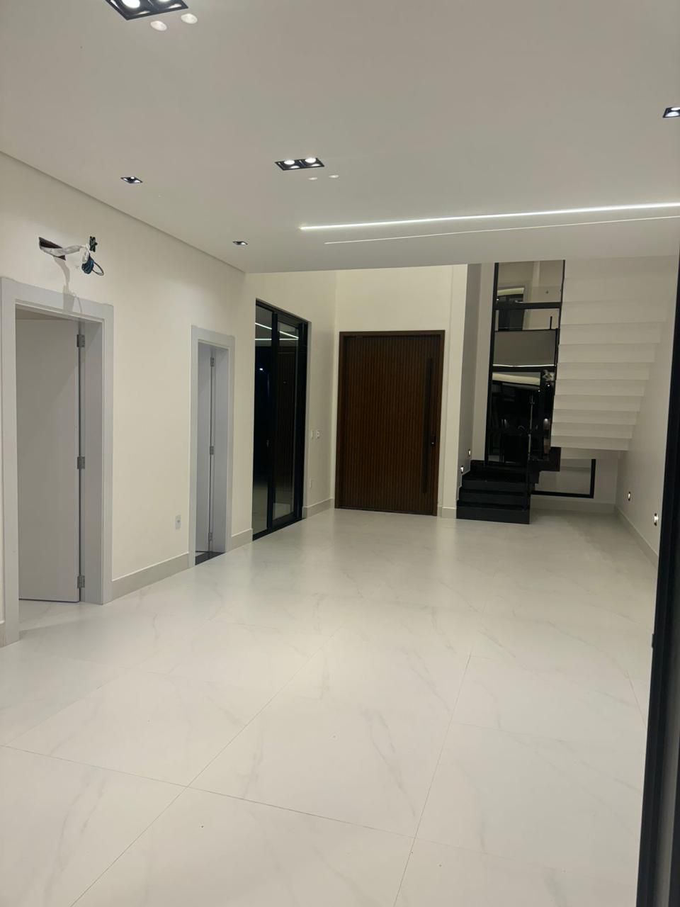 Foto do imóvel: Casa de Condomínio com 4 Quartos à Venda, 271 m² em Ponta Negra - Manaus