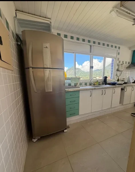 Imagem Cobertura com 4 Quartos à Venda, 200 metros em Alto - Teresópolis