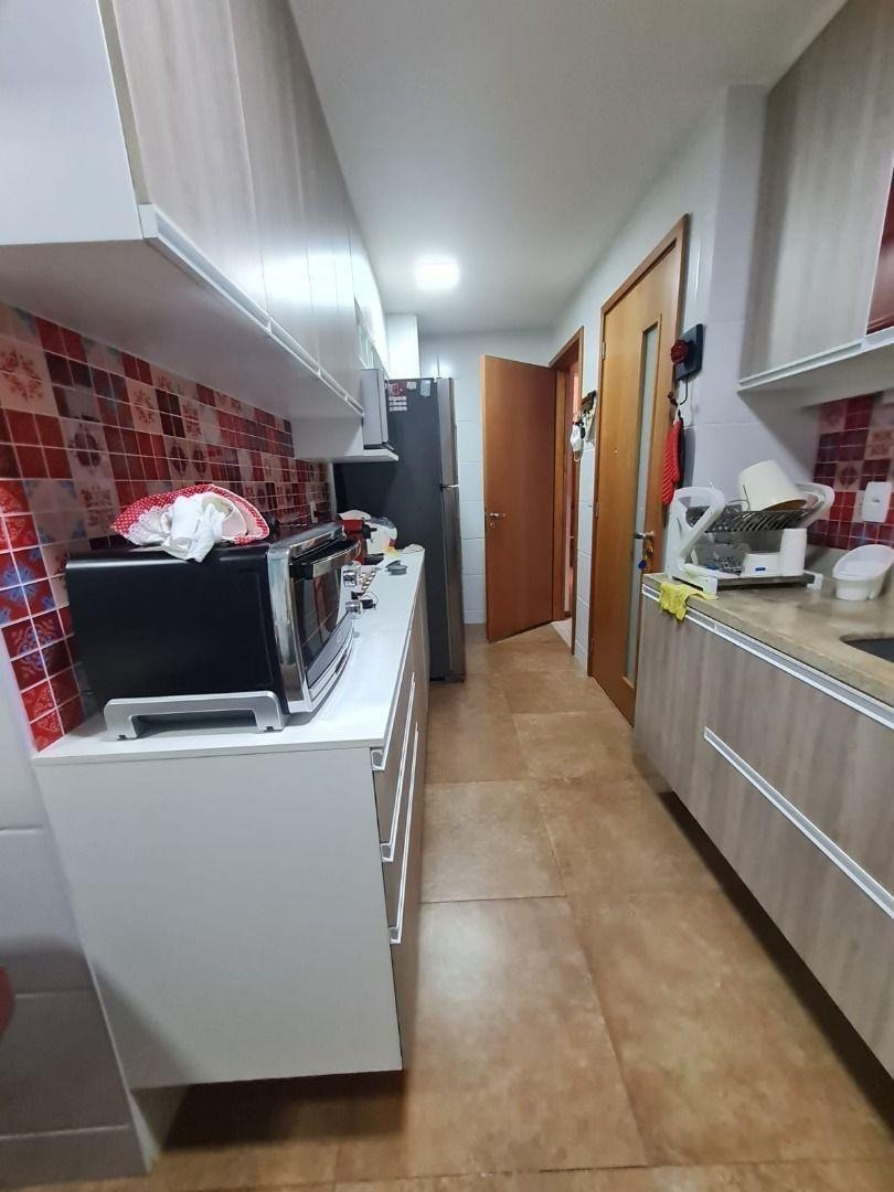 Imagem Apartamento com 4 Quartos à Venda, 131 m²em Camboinhas - Niterói