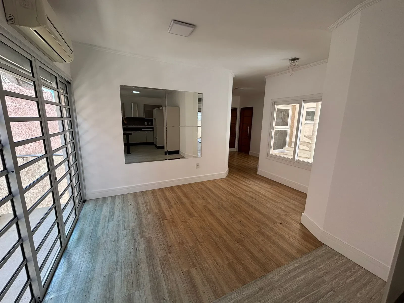Imagem Casa com 3 Quartos à Venda, 220 metros em Jardim Universo - Mogi das Cruzes