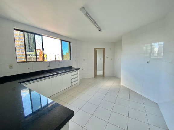 Imagem Apartamento com 4 Quartos à Venda, 240 m² em Nazaré - Belém