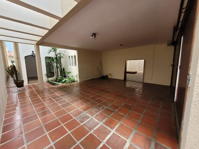 Imagem Sobrado com 3 Quartos à Venda, 229 m²em Campestre - Santo André
