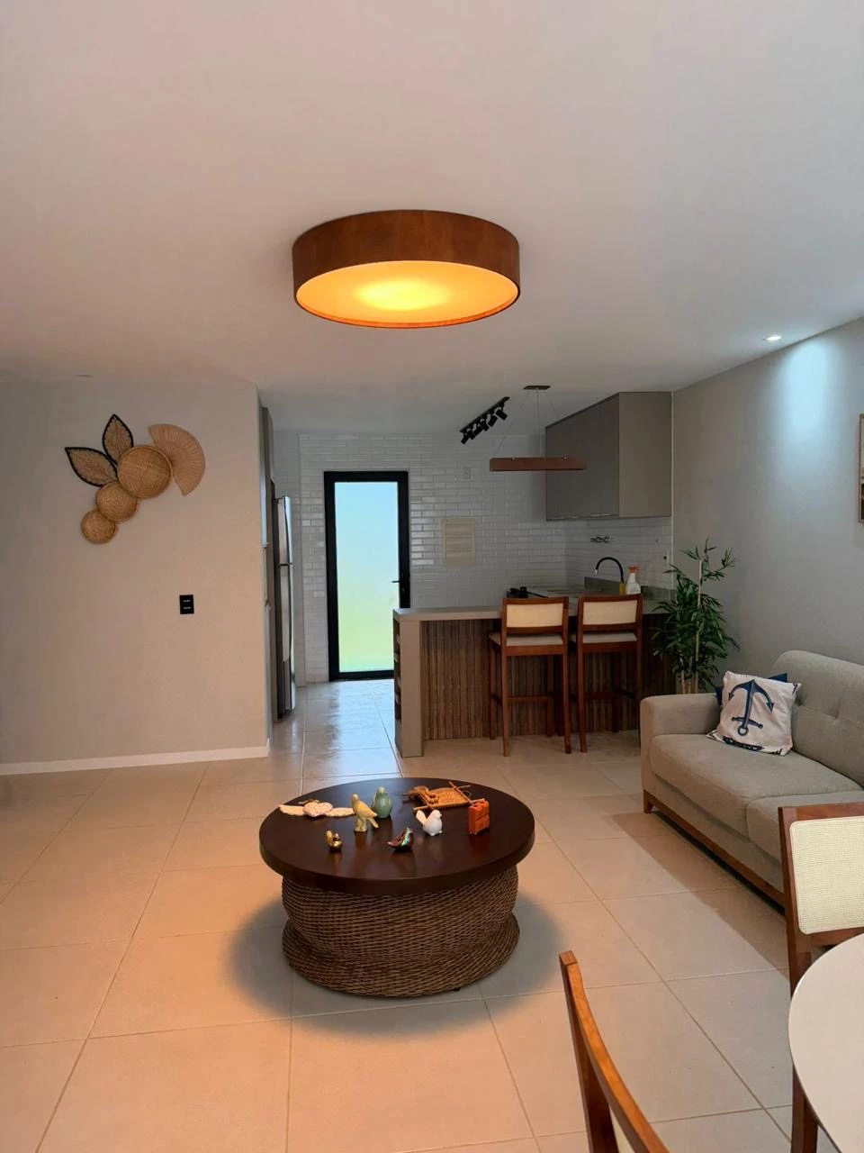 Imagem Casa de Condomínio com 3 Quartos para Alugar, 100 metros em Itacimirim (Monte Gordo) - Camaçari