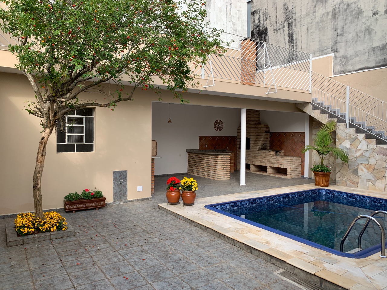 Imagem Sobrado com 4 Quartos à Venda ou Locação, 40800 m² em Vila Ipiranga - Mogi das Cruzes