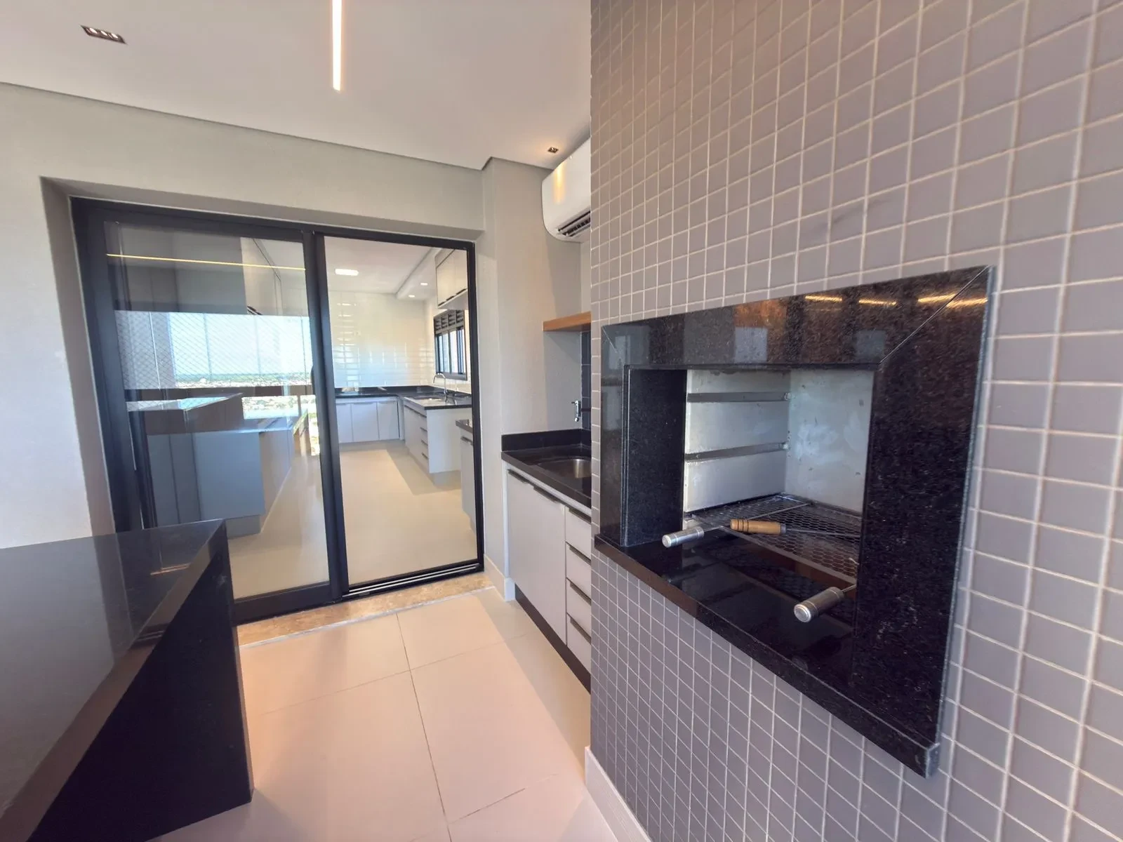 Imagem Apartamento com 4 Quartos para Alugar, 257 m² em Jardim Sumaré - Araçatuba