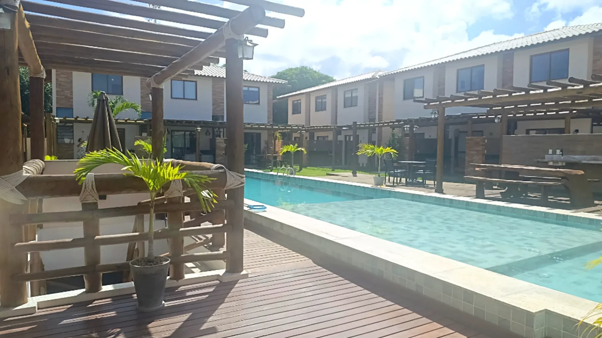 Imagem Apartamento com 2 Quartos à Venda, 75 metros em Imbassaí - Mata de São João