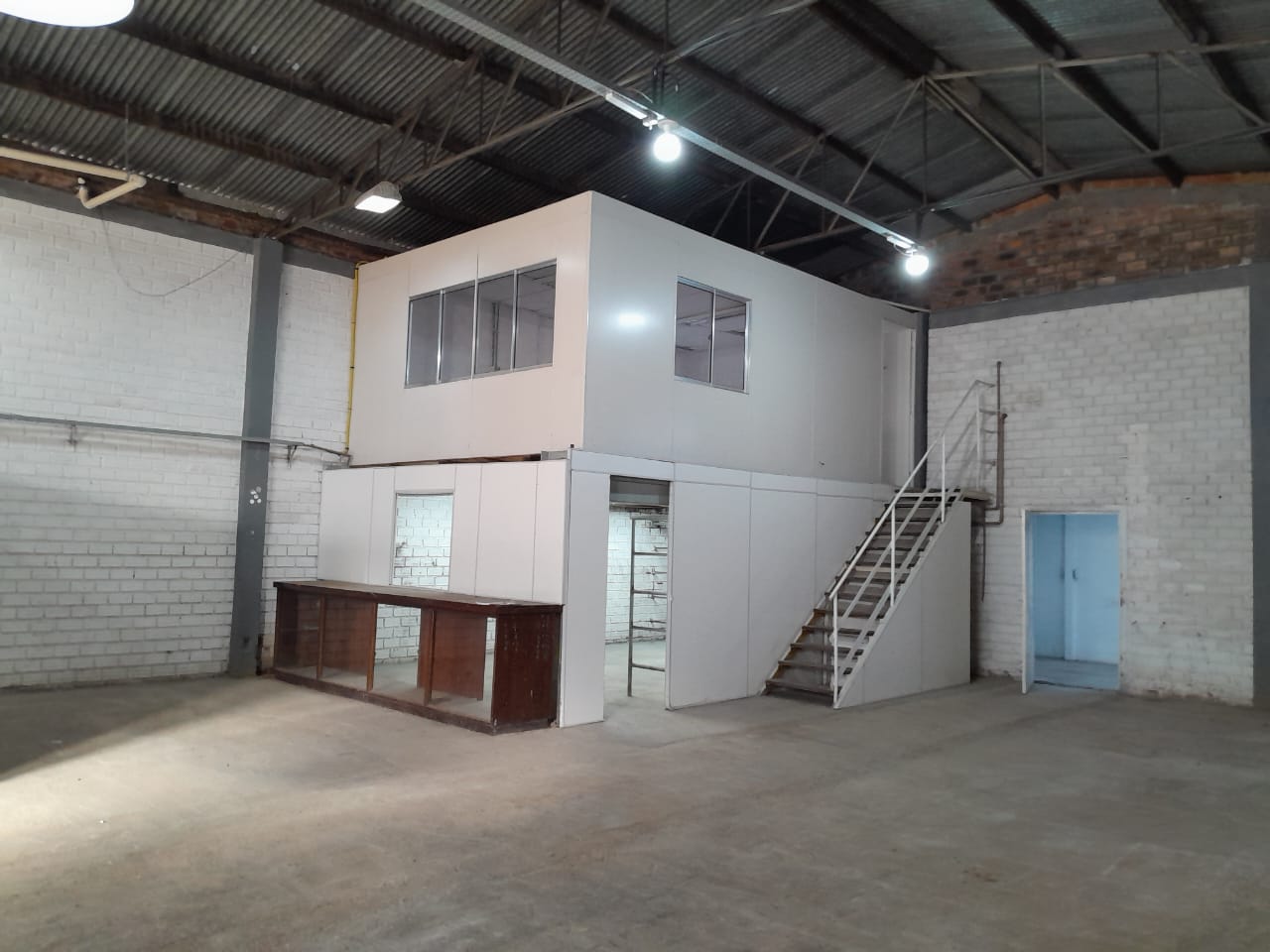 Foto do imóvel: Galpão para Alugar, 220 m² em Passo das Pedras - Gravataí