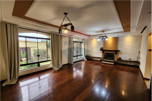 Imagem Casa com 3 Quartos à Venda, 281 m²em Jardim das Indústrias - São José dos Campos