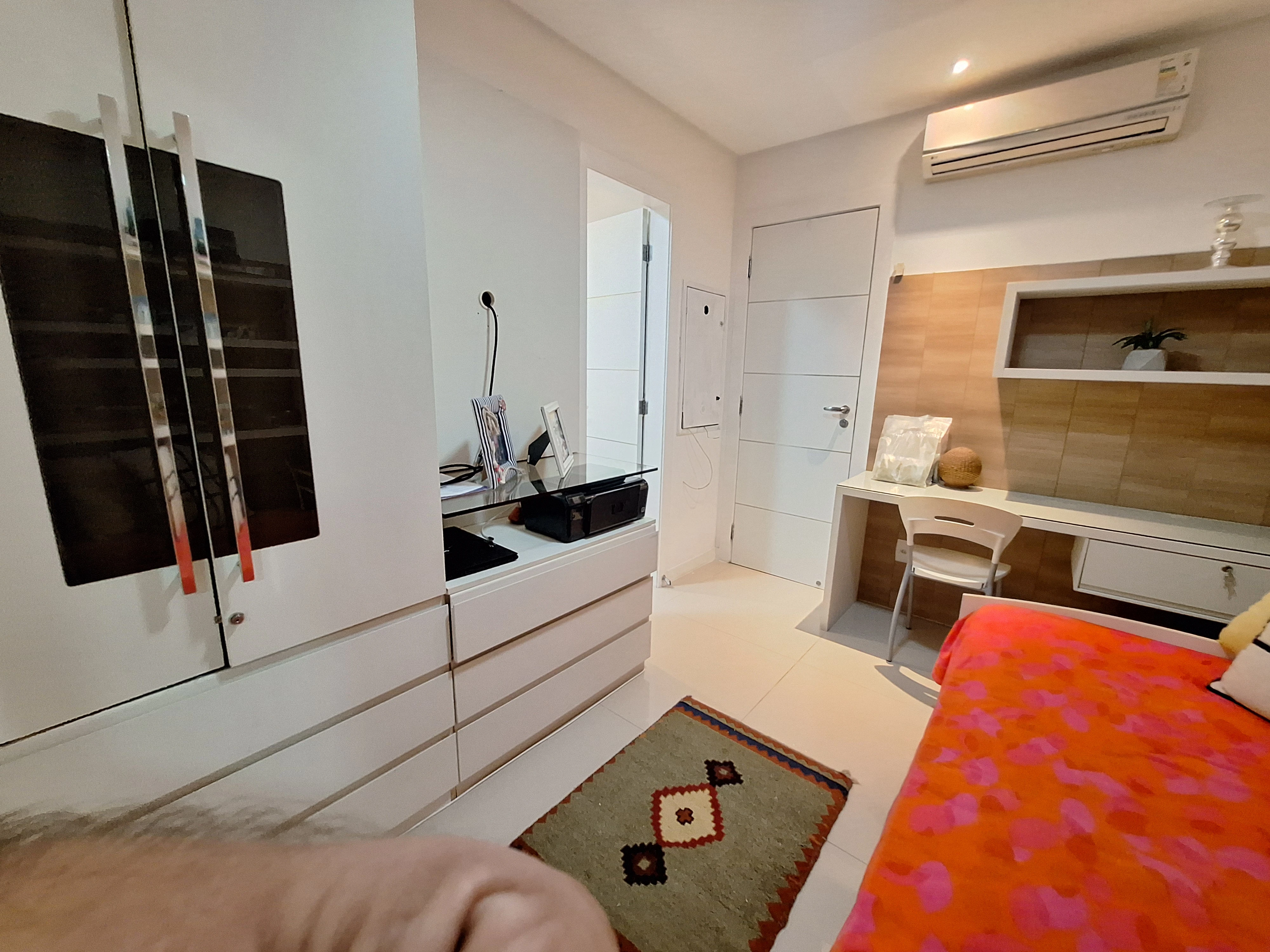 Imagem Casa de Condomínio com 4 Quartos à Venda, 242 m² em De Lourdes - Fortaleza