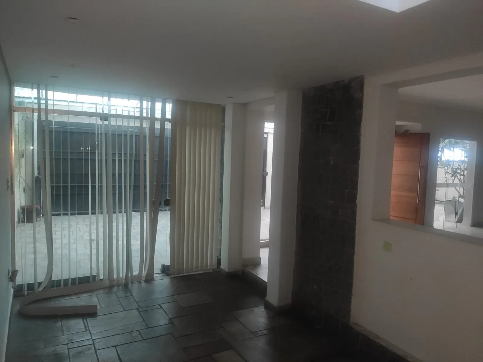 Imagem Casa com 3 Quartos para Alugar, 220 metros em Gonzaga - Santos