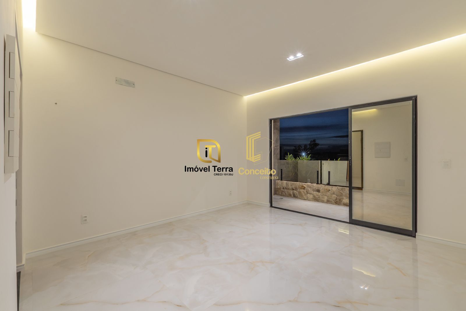 Imagem Casa de Condomínio com 5 Quartos à Venda, 356 m² em Cidade Alpha - Eusébio