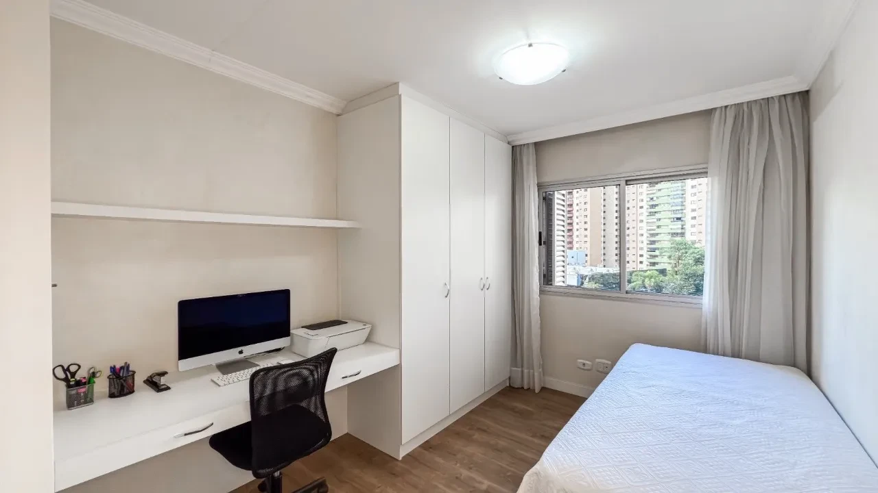 Imagem Apartamento com 3 Quartos à Venda, 137 metros em Água Verde - Curitiba
