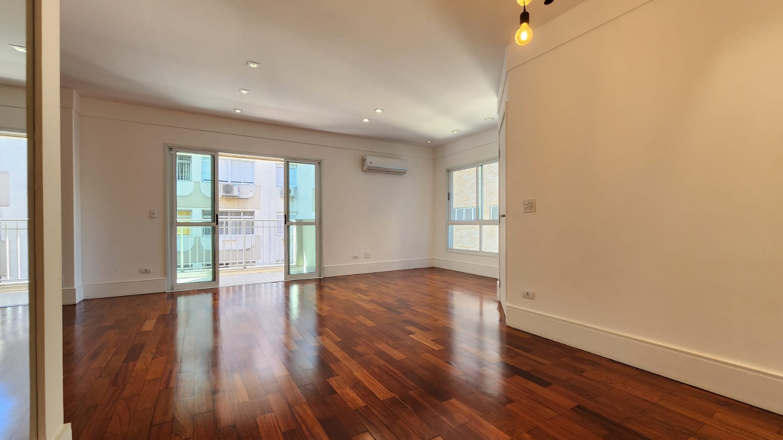 Imagem Apartamento com 3 Quartos à Venda, 160 m²em Boqueirão - Santos