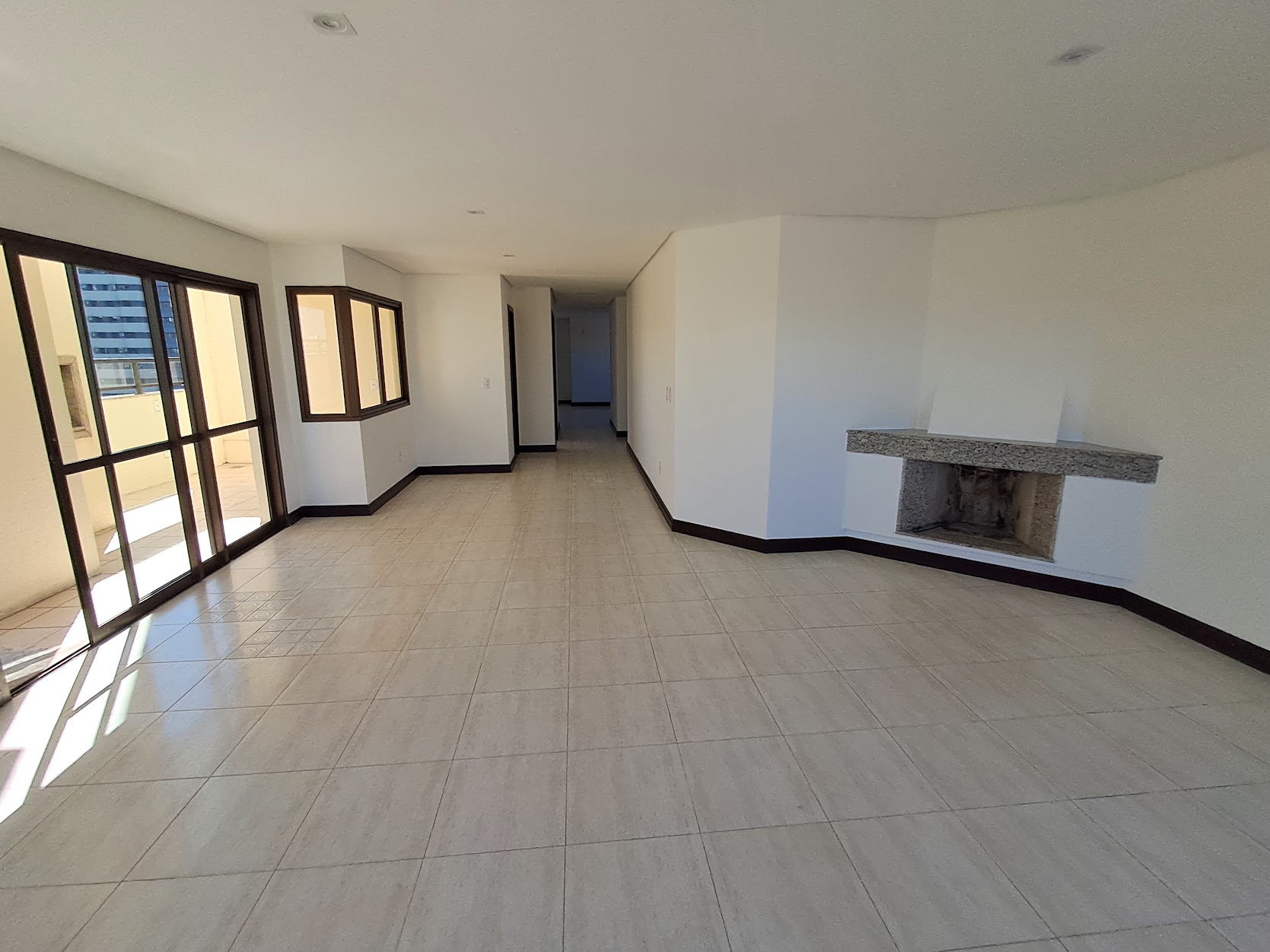 Imagem Apartamento com 3 Quartos à Venda, 487 m²em Centro - Criciúma