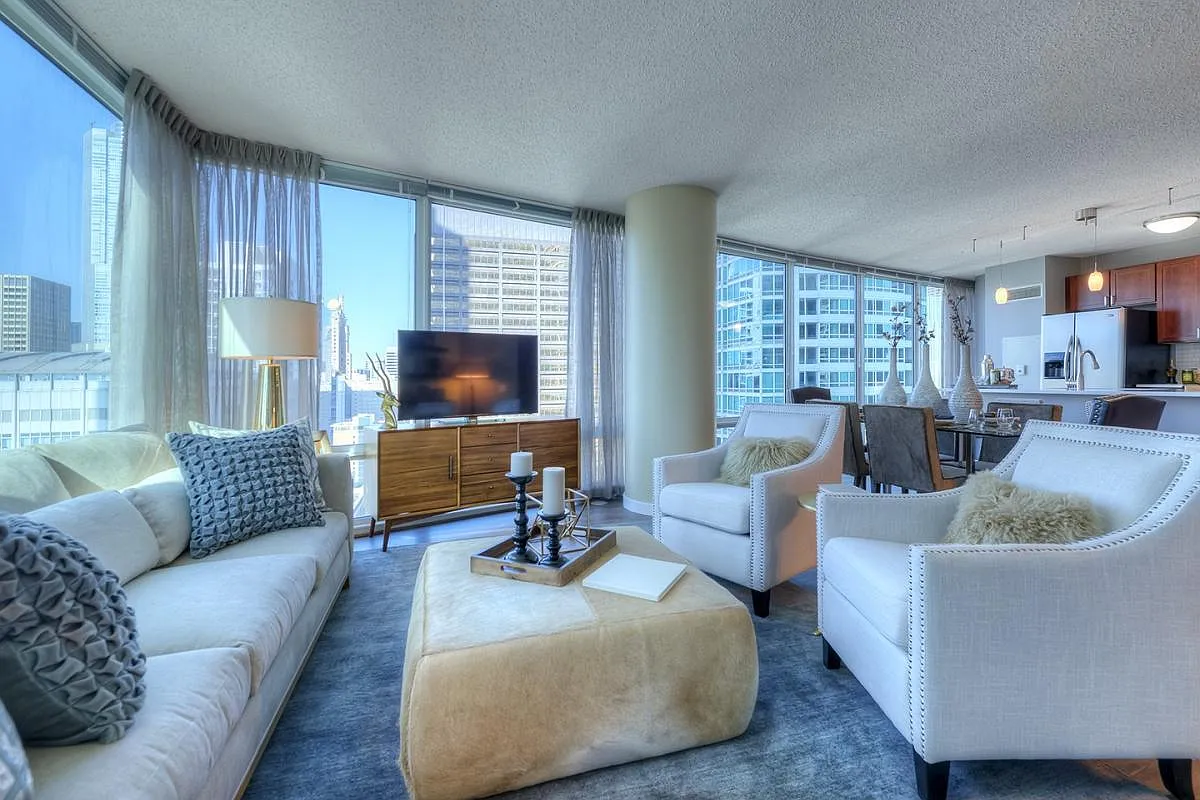 Apartamento com 3 Quartos à Venda ou Locação, 190 m² em Moema - São Paulo