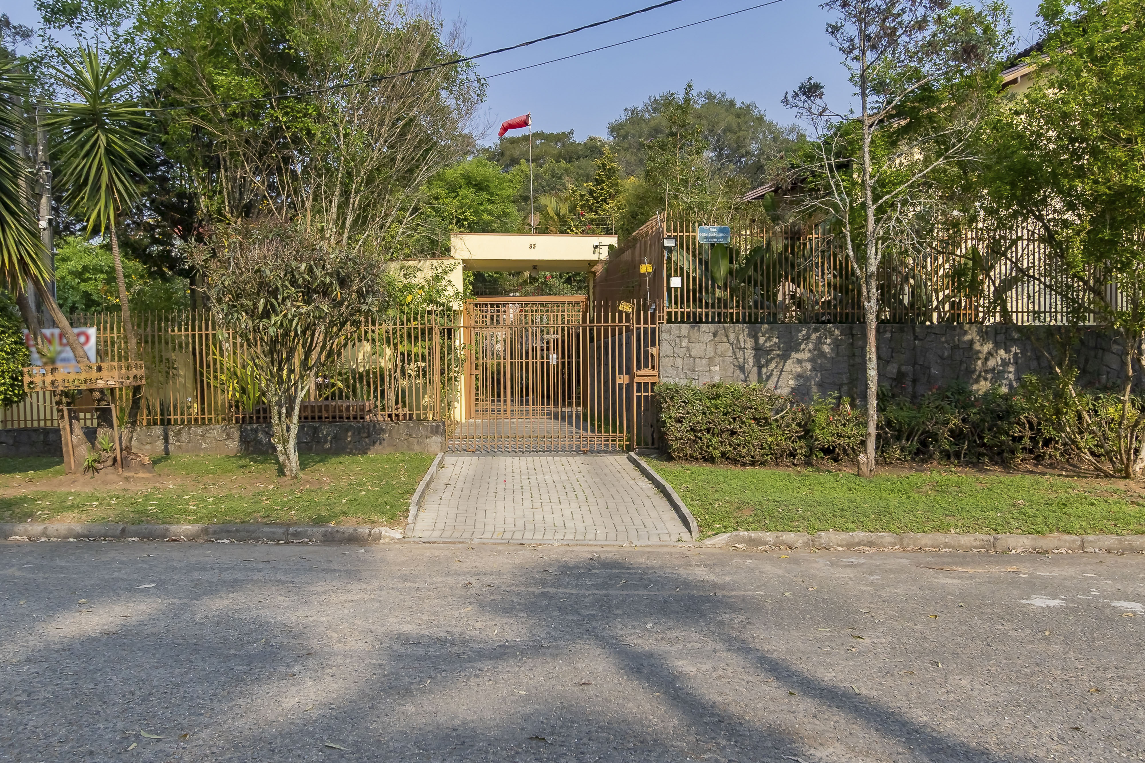 Foto do imóvel: Sobrado com 3 Quartos à Venda, 278 m² em Vista Alegre - Curitiba
