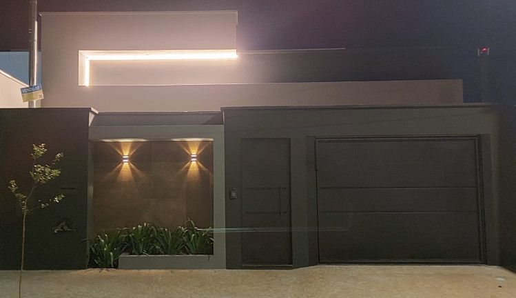Imagem Casa com 3 Quartos à Venda,  em Aclimação - Uberlândia