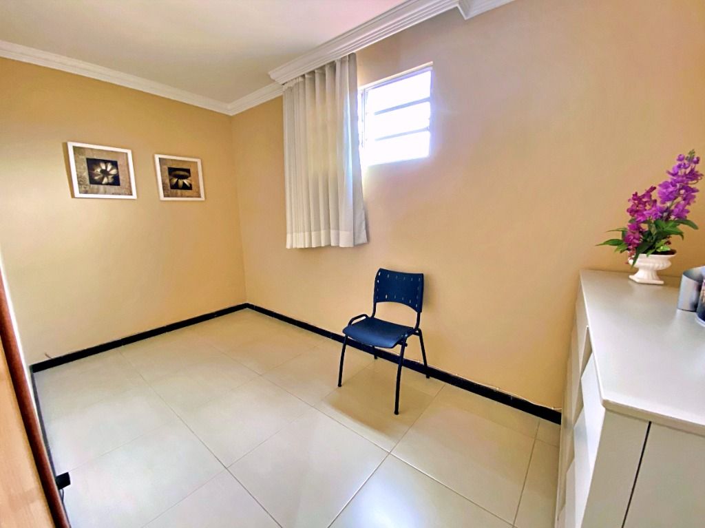 Foto do imóvel: Casa com 3 Quartos à Venda, 266 m² em Planalto - Belo Horizonte