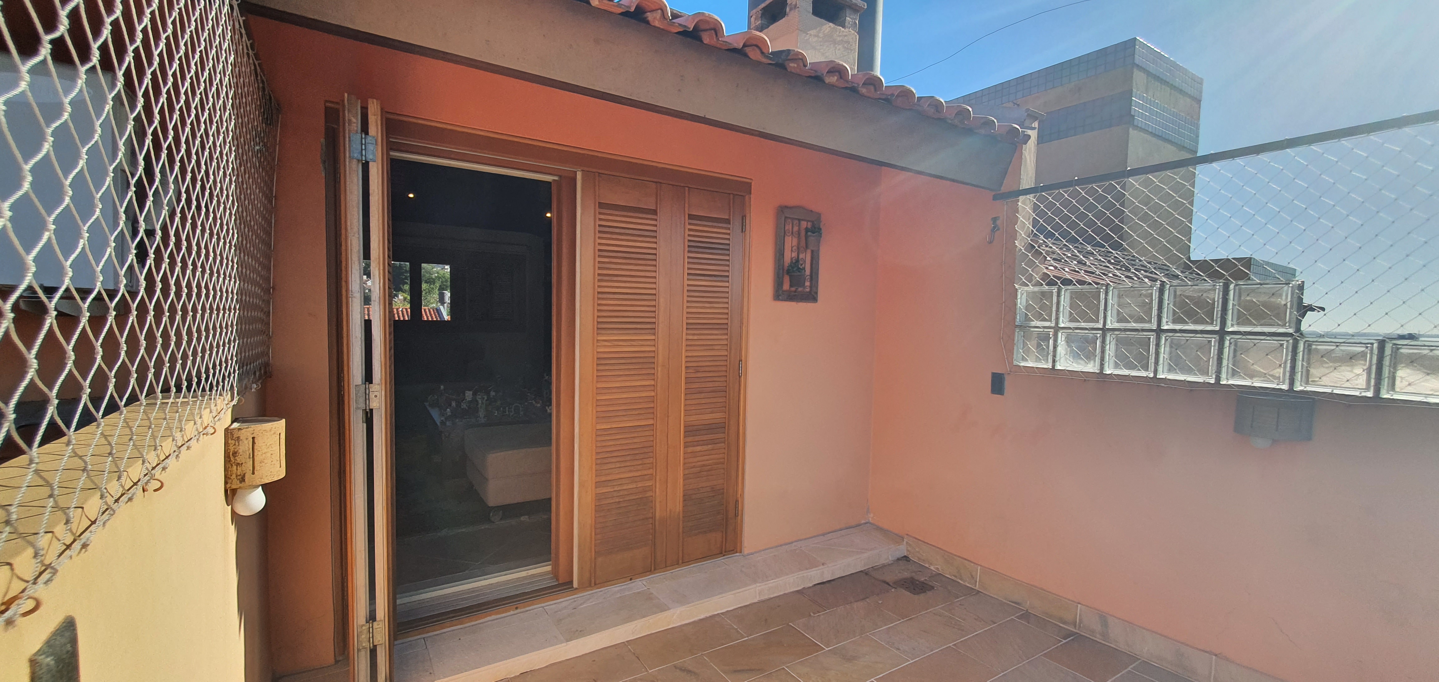 Imagem Casa de Condomínio com 3 Quartos à Venda, 340 m² em Menino Deus - Porto Alegre