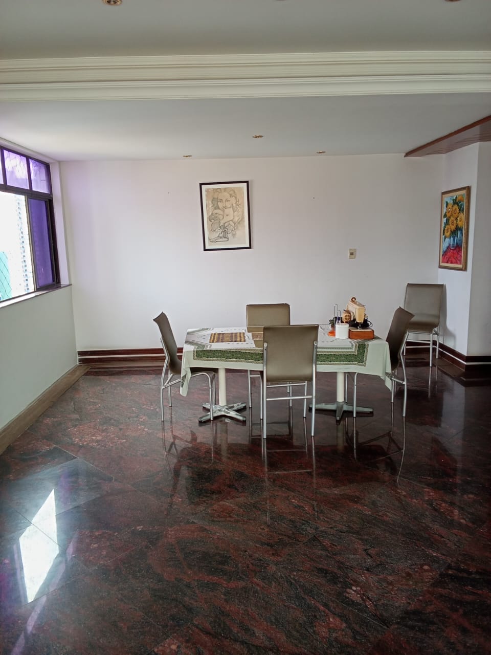 Imagem Apartamento com 4 Quartos à Venda, 253 m² em Umarizal - Belém