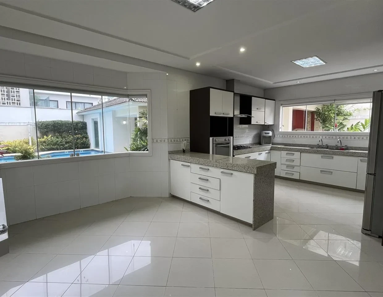 Imagem Casa de Condomínio com 5 Quartos à Venda ou Locação, 830 m² em Barra da Tijuca - Rio de Janeiro